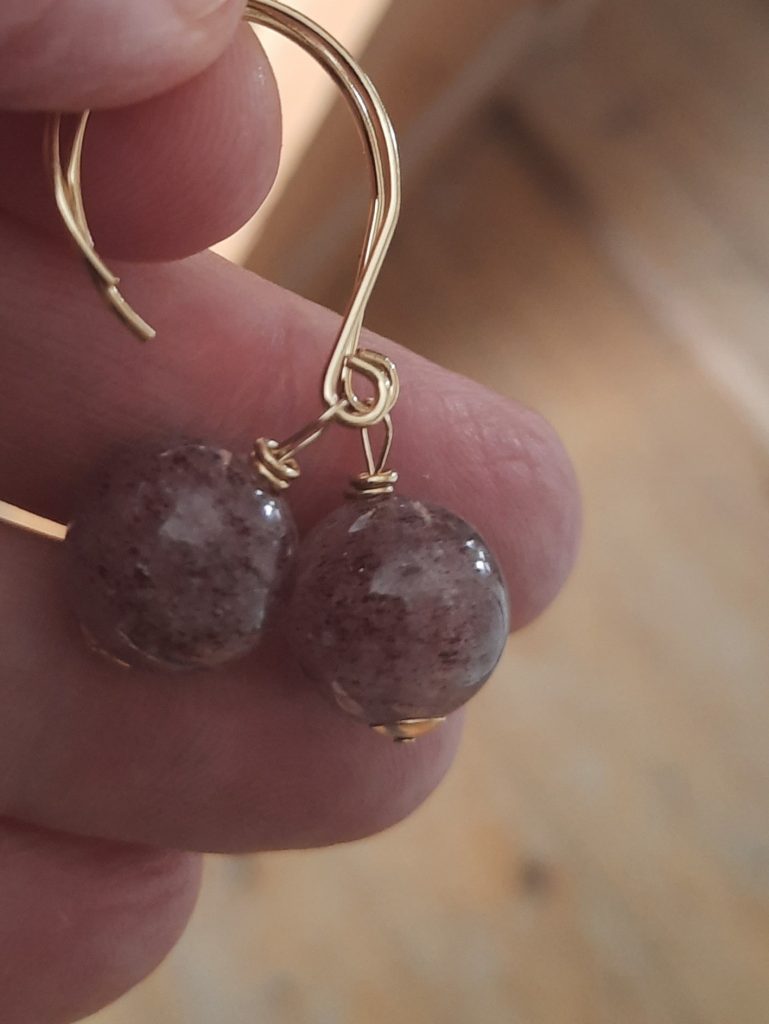 Aardbeienkwarts op gold filled, 4.4cm