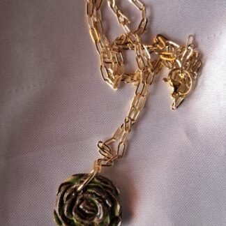 Roosje van keramiek 14k goldplated