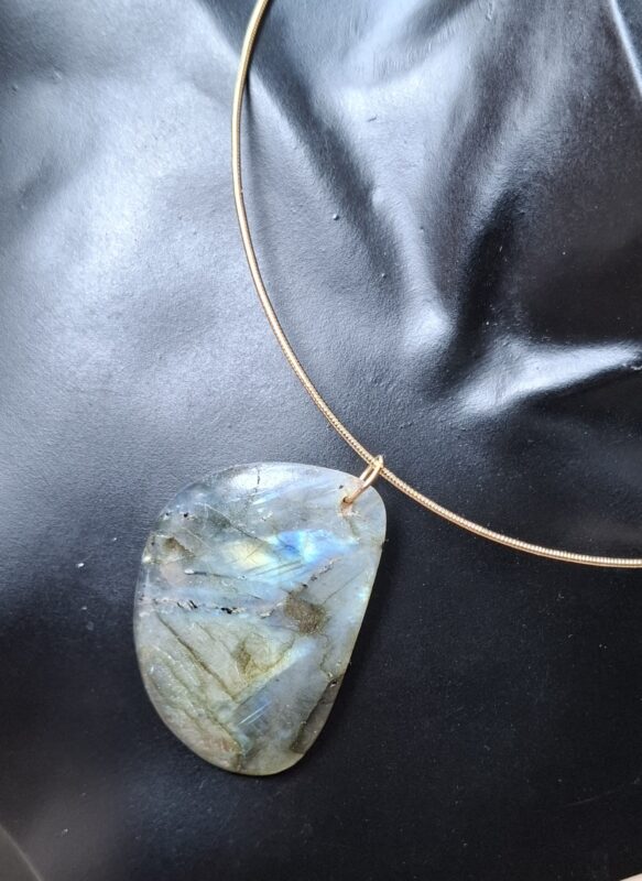 Labradoriet aan choker