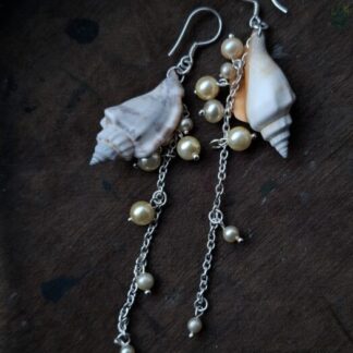 mooie schelp oorbellen met pareltjes