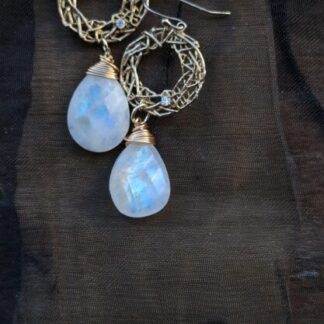 Maansteen aan handmade elementjes