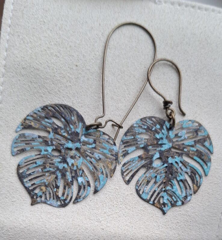 Gepatineerde tere handmade blaadjes