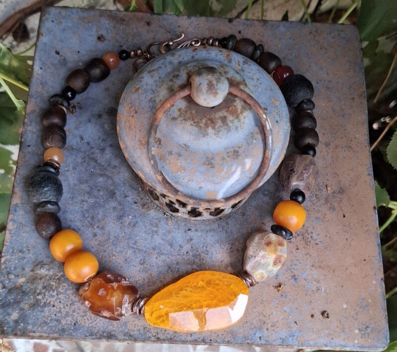 Agaat, Carneool, oud glas, Amber