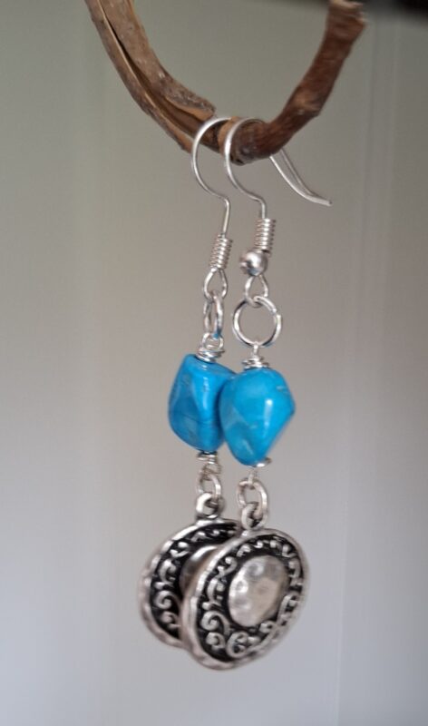 Turquoise met antiek verzilverde handmade elementen - Afbeelding 4